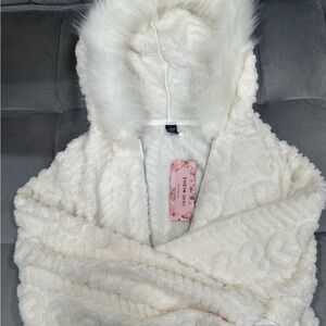 SHEIN Ivory Plush Hooded Cape